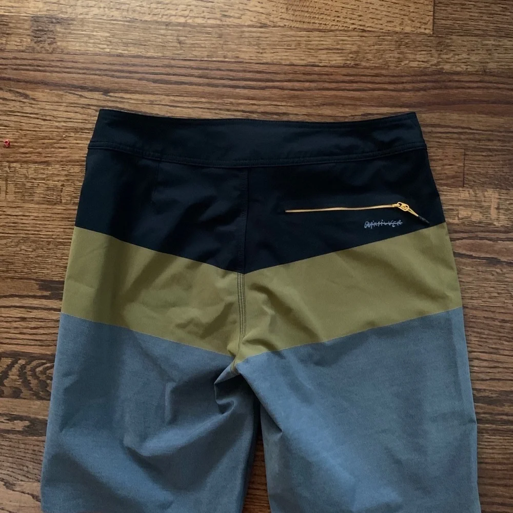 Quiksilver excellent